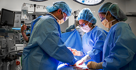 A surgical team perform a mock procedure at the Cedars-Sinai Medical Center's Simulation Center in the Alied Health Science Pavilion.  April, 17, 2014. (Eric Reed/Cedars-Sinai Medical Center)